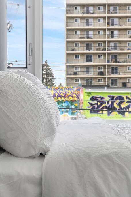 YYC Chic 1Br Kensington Unit W/Parking 아파트 외부 사진