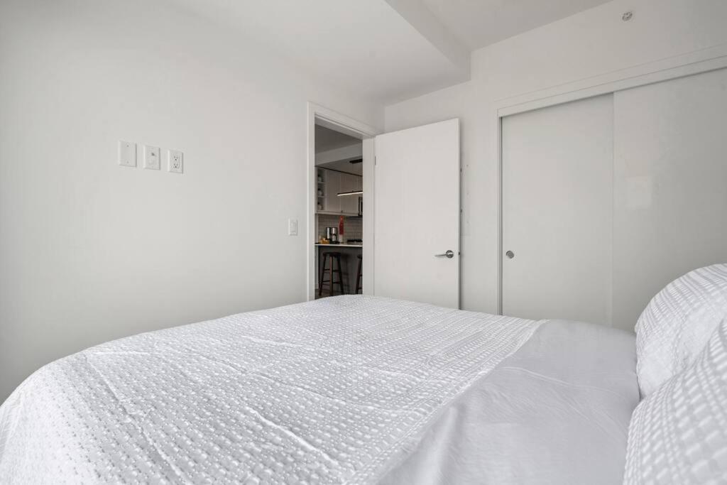 YYC Chic 1Br Kensington Unit W/Parking 아파트 외부 사진