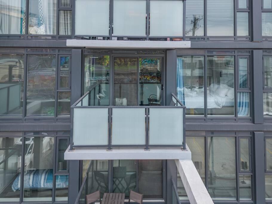 YYC Chic 1Br Kensington Unit W/Parking 아파트 외부 사진